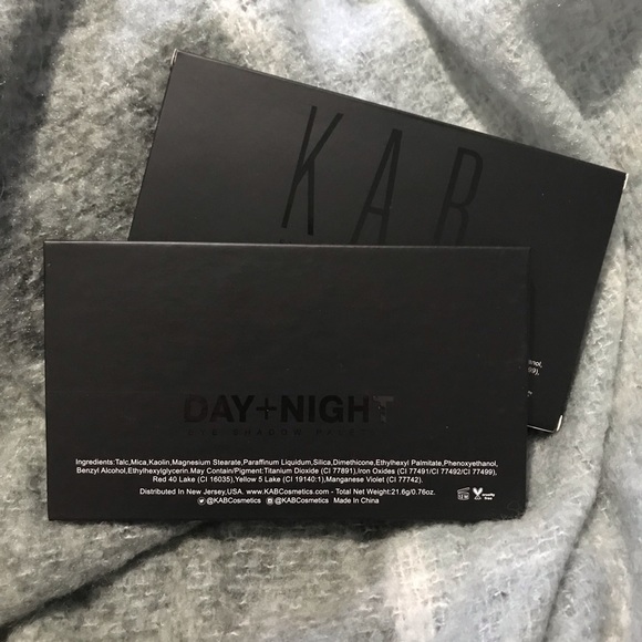 KAB cosmetics Day + Night Eyeshadow Palette - Picture 2 of 4